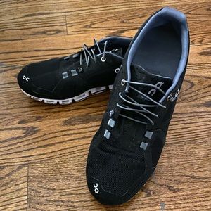Men’s Sz 11 On Cloud (Black | White) Running Shoes